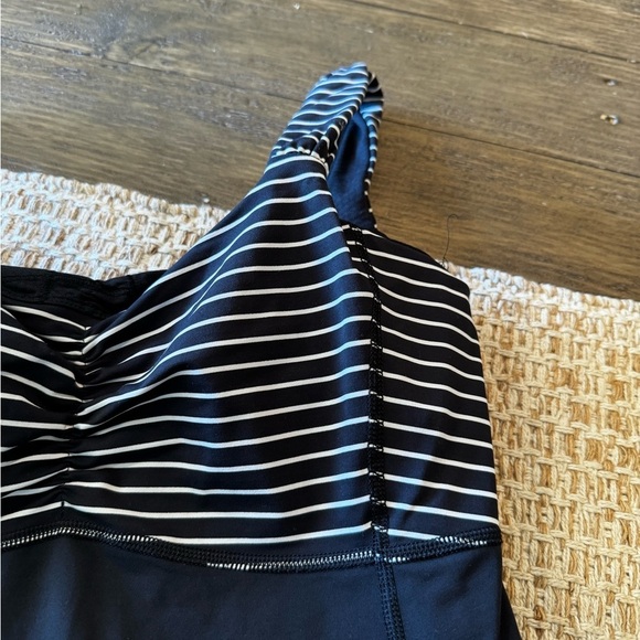 Lululemon ARIA Dance Black White Striped Scoop Back Active Tank Top 6 - Picture 5 of 7